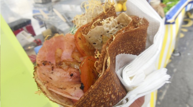crepe at farmers market in paris